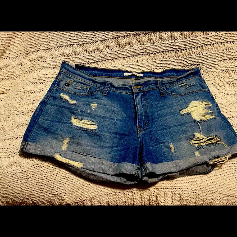 Distressed KanCan shorts